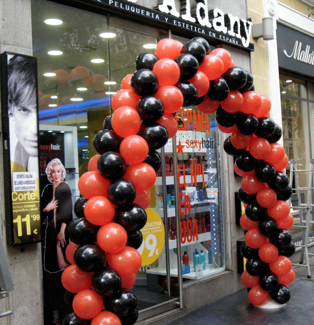 Decoracion con Arco de Globos para Marco Aldany 