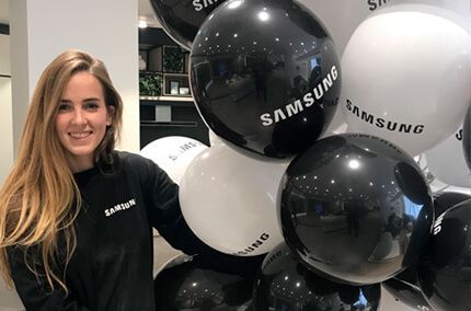 azafata comercial samsung