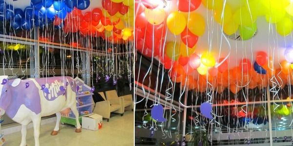 Techo con globos Mondolez