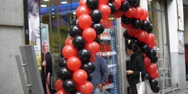 Decoracion con Arco de Globos para Marco Aldany 