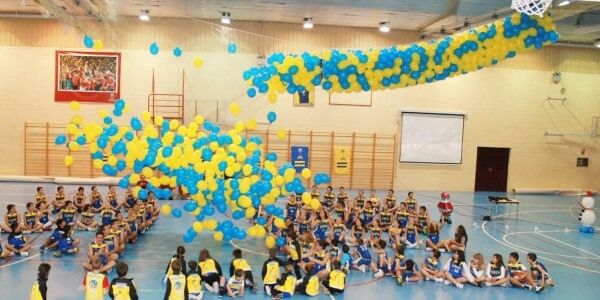 Decoración y Caida de Globos en Polideportivo