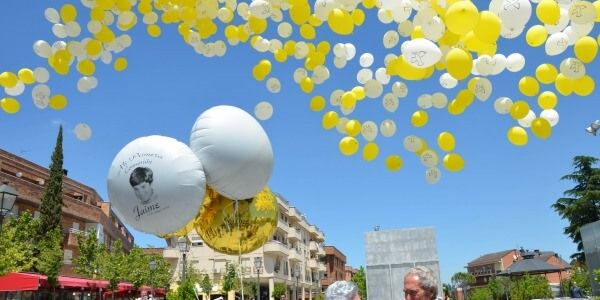 Suelta de globos y decoración para Primera Comunión